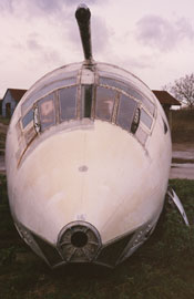 Victor B2 XH670 at East Kirkby. Copyright The Cockpit Collection.